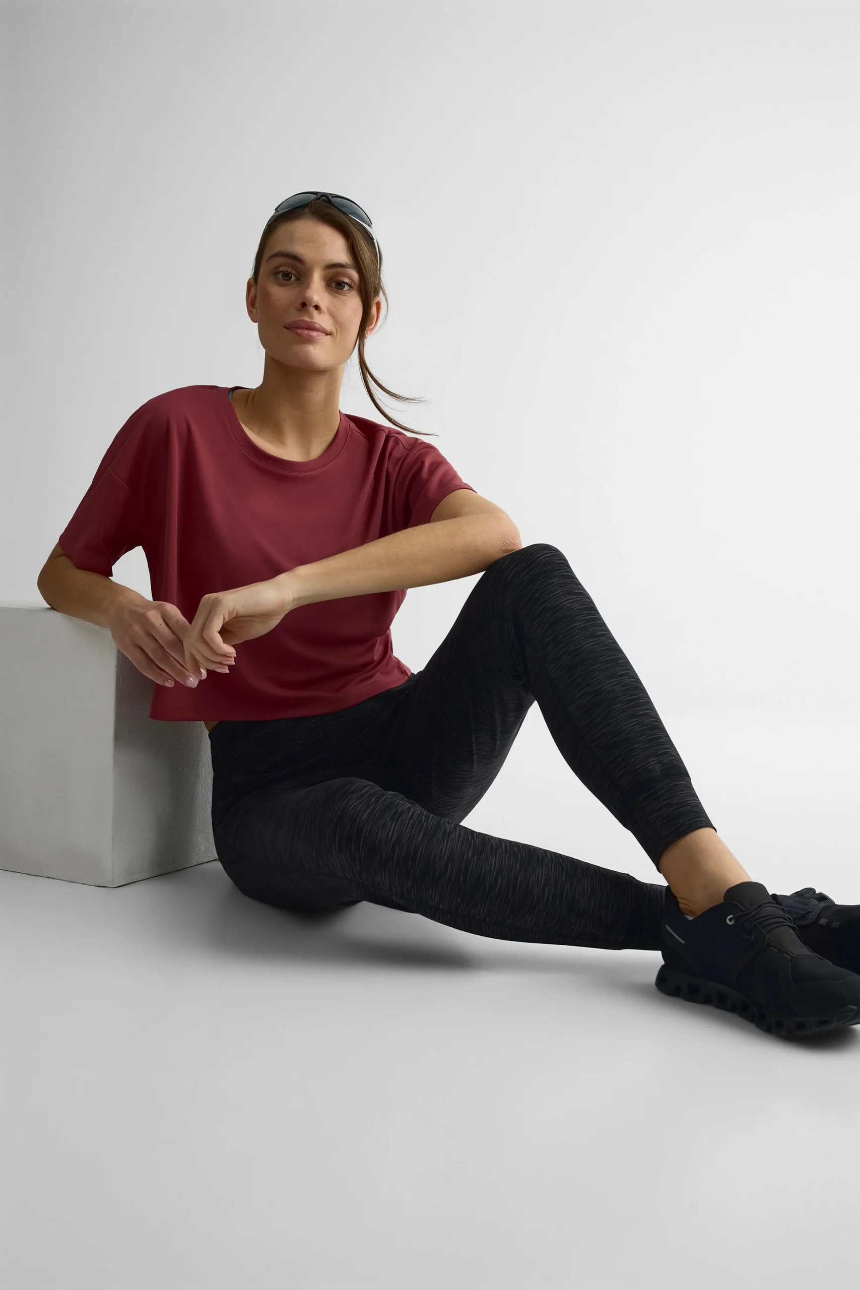 Women’s High-Waisted Solid Fleece Sweatpants